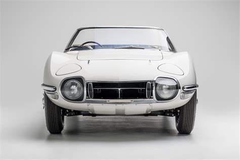 Toyota 2000gt photo