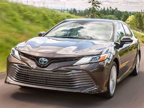 Toyota Camry hybrid 2022 photo