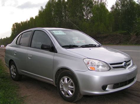 Toyota Echo 2003 photo