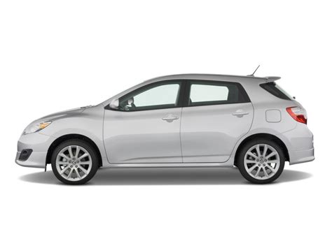 Toyota Matrix 2010 photo