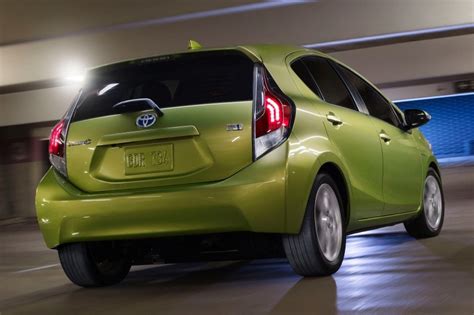 Toyota Prius c 2016 photo