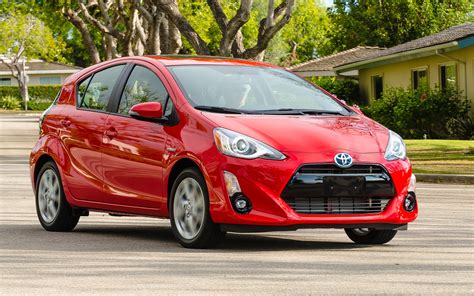 Toyota Prius c 2017 photo