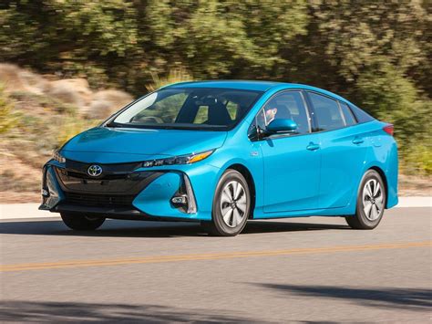 Toyota Prius plug-in hybrid 2018 photo