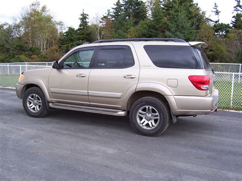 Toyota Sequoia 2005 photo