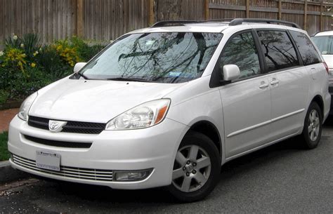 Toyota Sienna 2004 photo