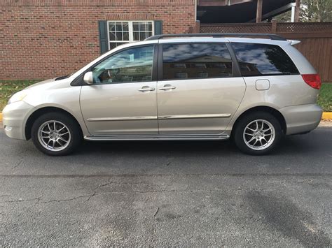 Toyota Sienna 2006 photo