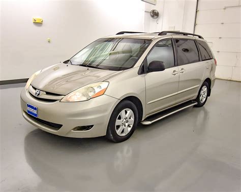 Toyota Sienna 2009 photo