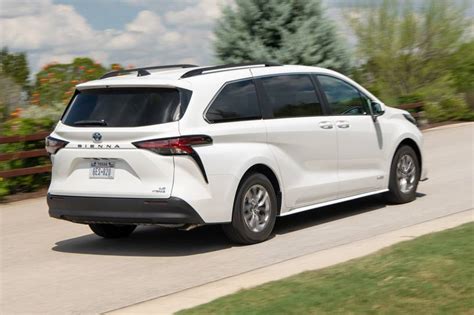 Toyota Sienna 2022 photo