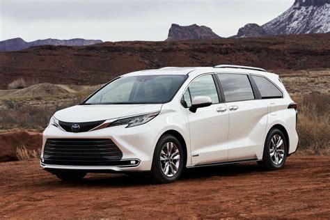 Toyota Sienna hybrid 2021 photo