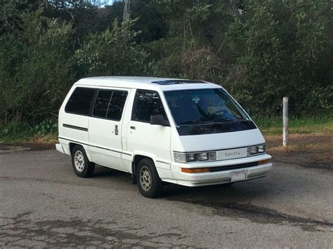 Toyota Van 1989 photo