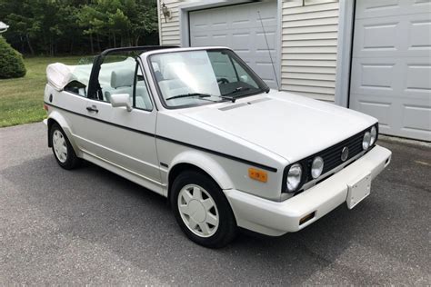 Volkswagen Cabriolet 1990 photo