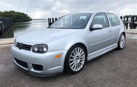 Volkswagen Golf 2004 photo