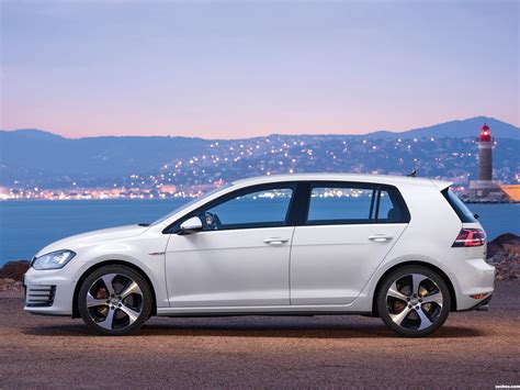 Volkswagen Golf 2013 photo