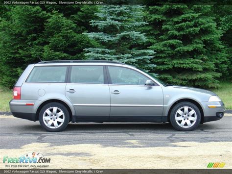 Volkswagen Passat wagon 2002 photo