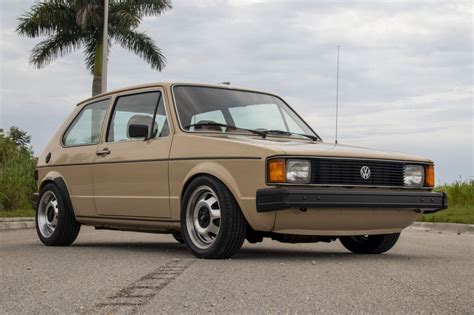 Volkswagen Rabbit 1982 photo