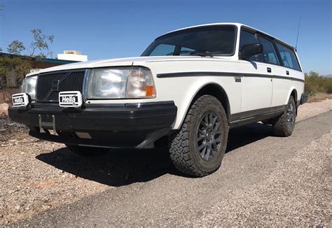 photo of Volvo 240 car production