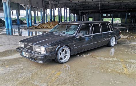 photo of Volvo 740 car production