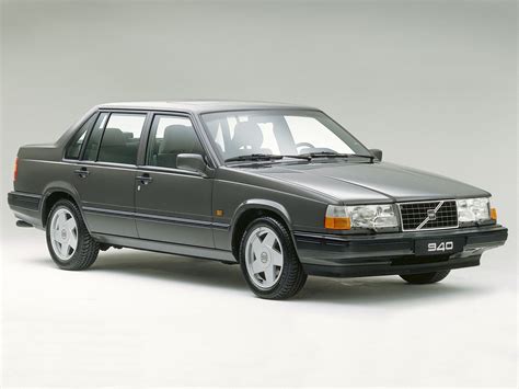 Volvo 940 photo