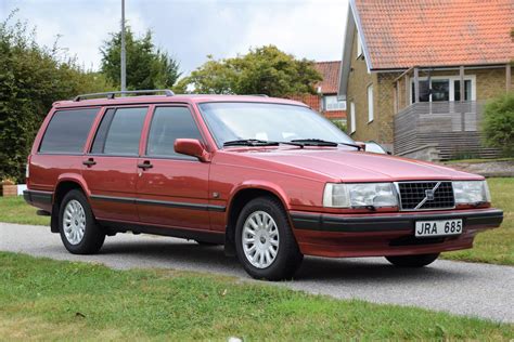 photo of Volvo 945 car production