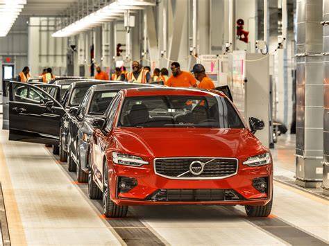 photo of Volvo S60 car production