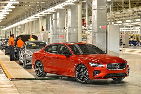 photo of Volvo S60i car production