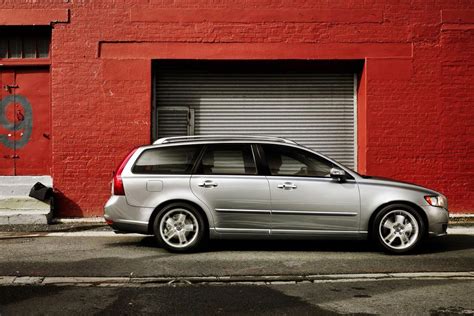 Volvo V50 2011 photo