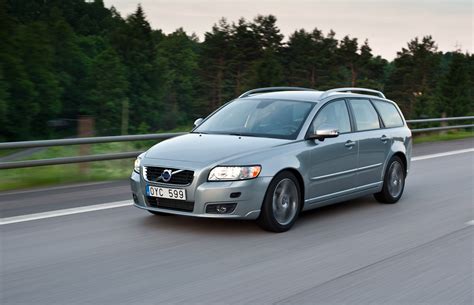 photo of Volvo V50 car production