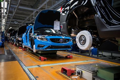 photo of Volvo V60 car production