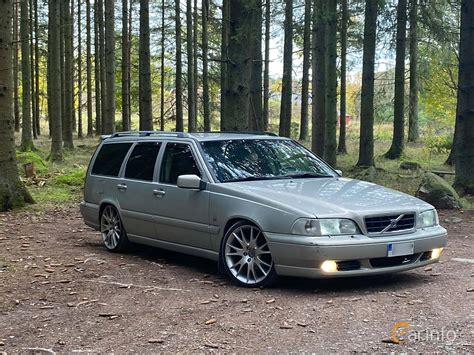 Volvo V70 2000 photo