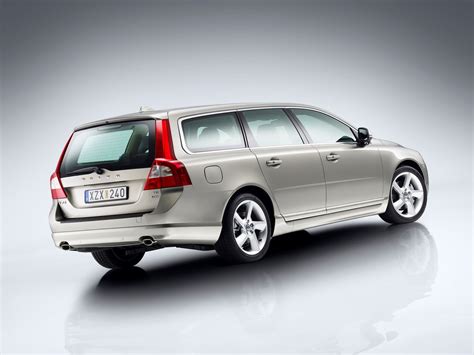 Volvo V70 2008 photo