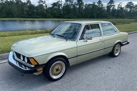 bmw 320i 1978 photo