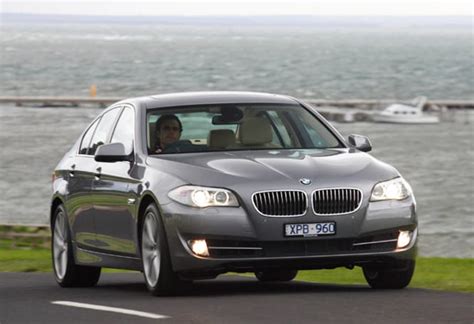 bmw 528i 2010 photo