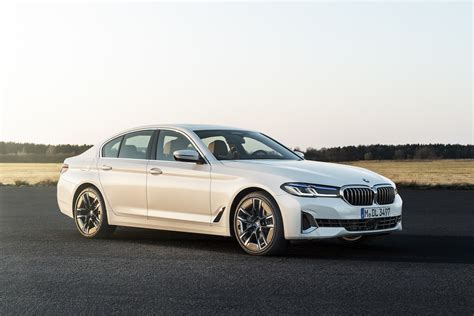 bmw 540i 2021 photo