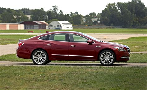 buick lacrosse photo