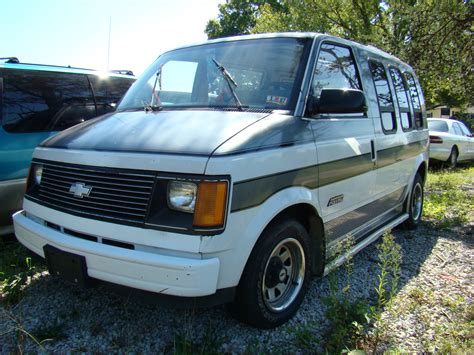 chevrolet astro 1989 photo