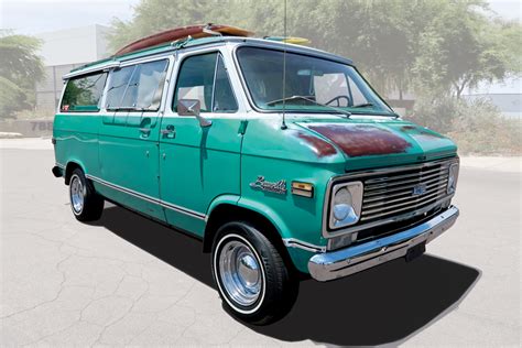 chevrolet beauville sport van photo