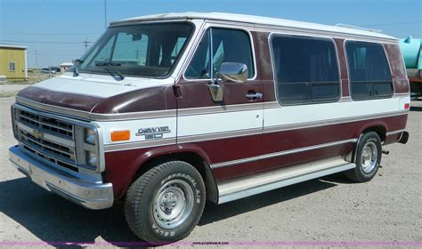 chevrolet chevy van 1989 photo