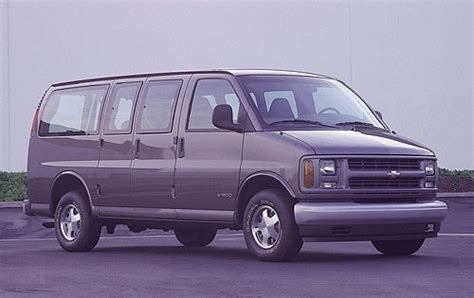 chevrolet express 2000 photo