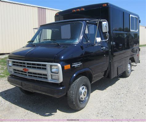 chevrolet g30 1988 photo