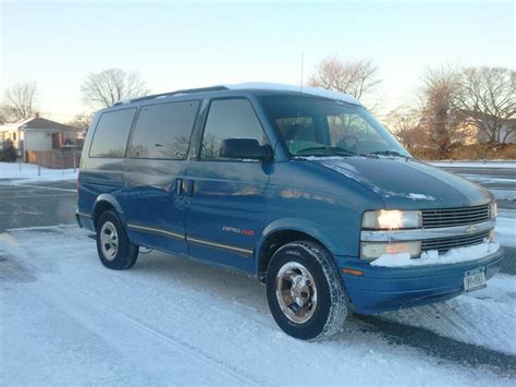 chevrolet l van 1996 photo