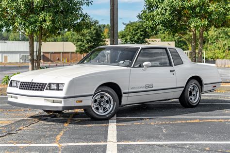 chevrolet monte carlo 1983 photo