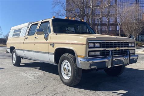 chevrolet r20 photo