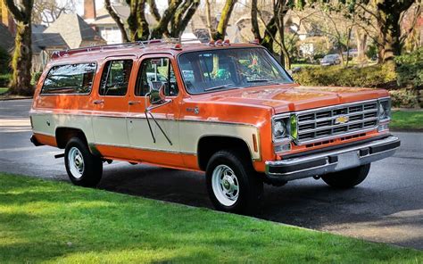 chevrolet suburban 1977 photo