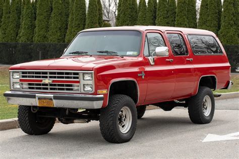 chevrolet suburban 1988 photo