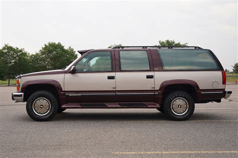 chevrolet suburban 1993 photo