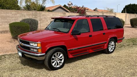 chevrolet suburban 1996 photo