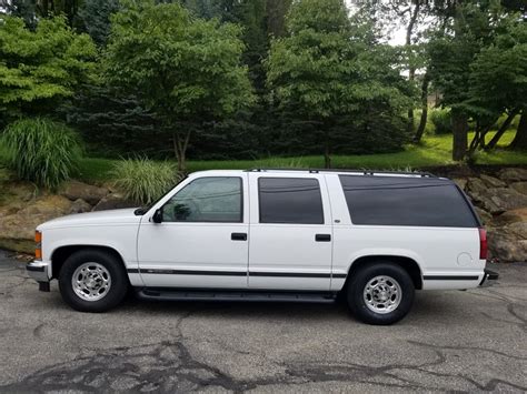 chevrolet suburban 1997 photo