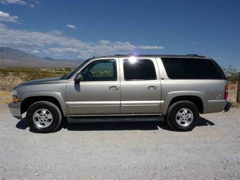 chevrolet suburban 2002 photo