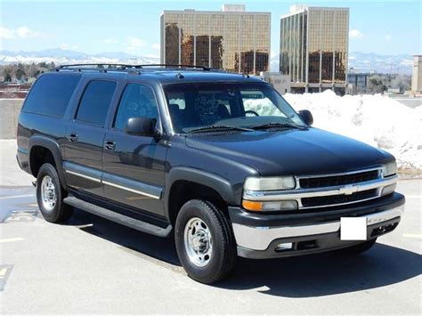 chevrolet suburban 2003 photo