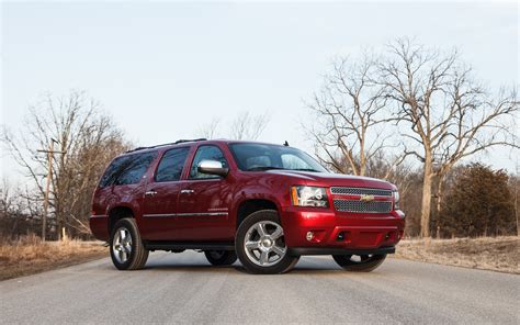 chevrolet suburban 2013 photo